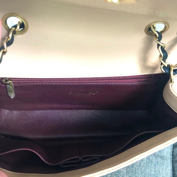 HOST PICK! 🔥⚡️Chanel Medium Two-Tone Filigree Bag - Picture 5 of 8